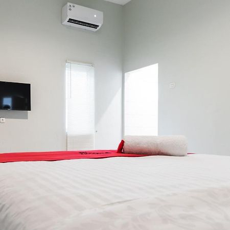 Reddoorz Plus Near Rs Usu Medan 2 Εξωτερικό φωτογραφία