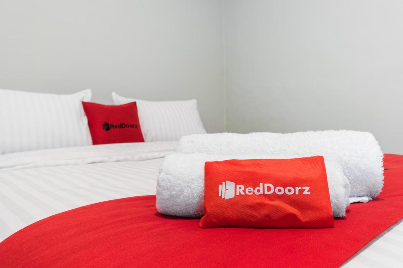 Reddoorz Plus Near Rs Usu Medan 2 Εξωτερικό φωτογραφία