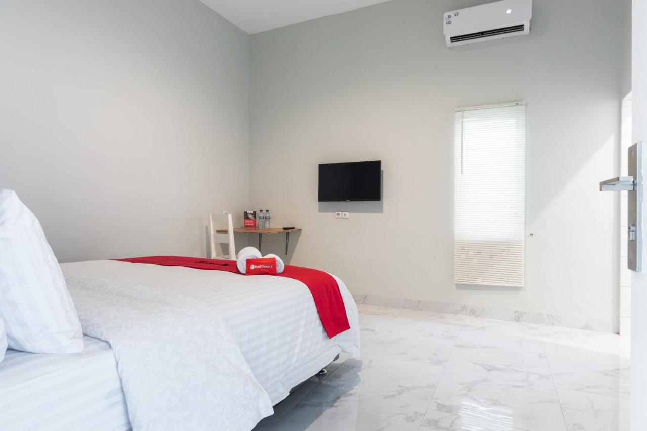 Reddoorz Plus Near Rs Usu Medan 2 Εξωτερικό φωτογραφία