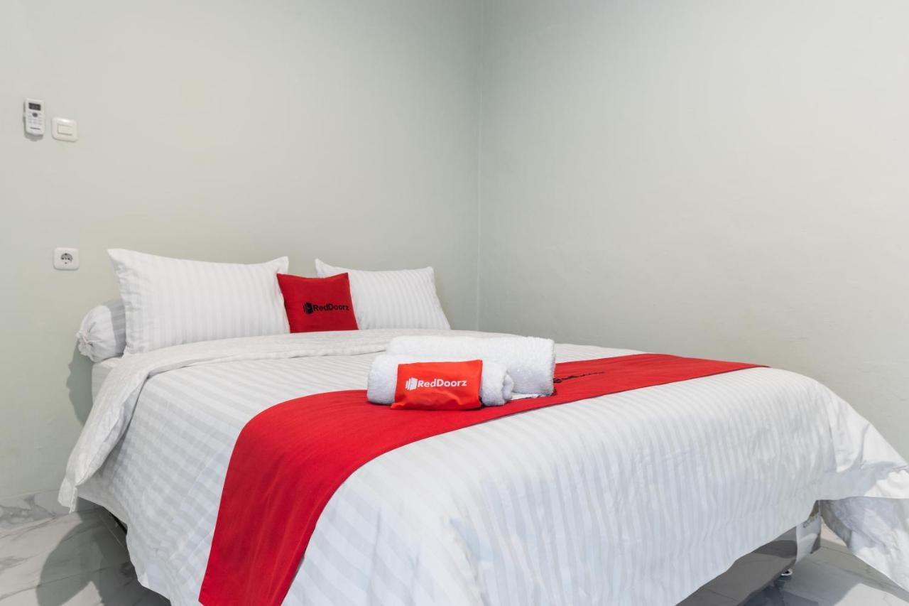 Reddoorz Plus Near Rs Usu Medan 2 Εξωτερικό φωτογραφία