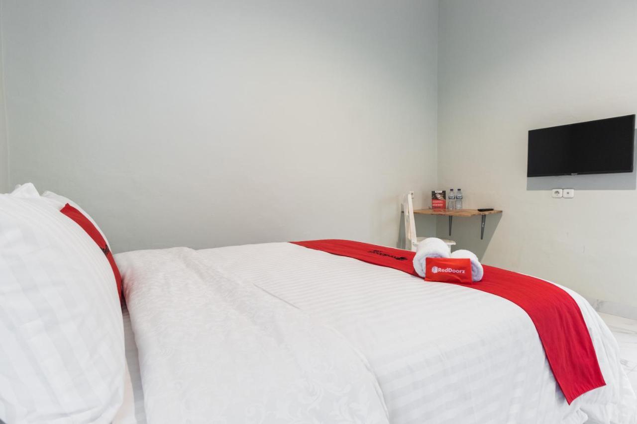 Reddoorz Plus Near Rs Usu Medan 2 Εξωτερικό φωτογραφία