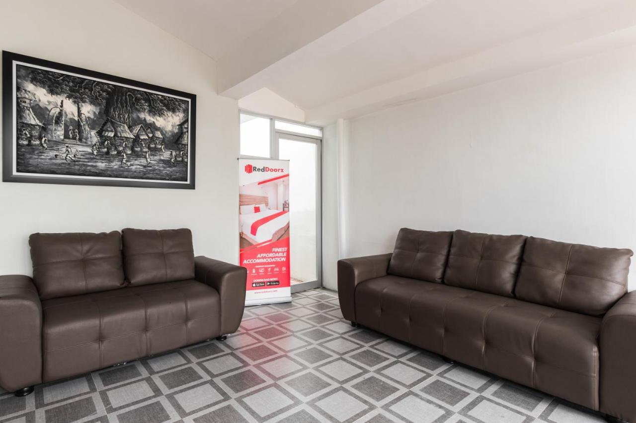 Reddoorz Plus Near Rs Usu Medan 2 Εξωτερικό φωτογραφία