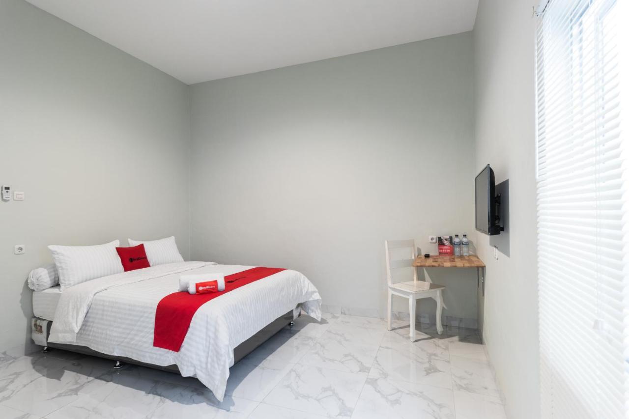 Reddoorz Plus Near Rs Usu Medan 2 Εξωτερικό φωτογραφία