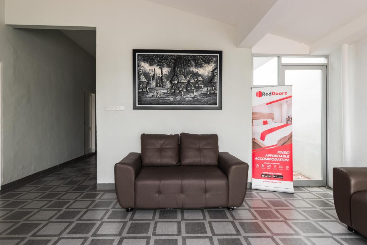 Reddoorz Plus Near Rs Usu Medan 2 Εξωτερικό φωτογραφία