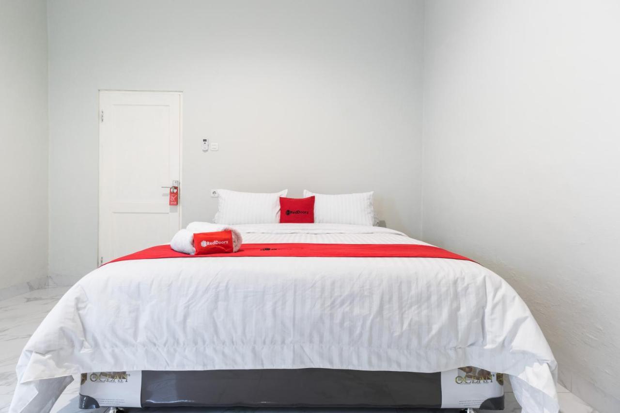 Reddoorz Plus Near Rs Usu Medan 2 Εξωτερικό φωτογραφία
